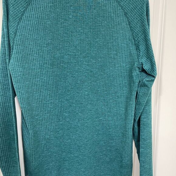 Men’s Lululemon Evergreen long sleeve crew neck
shirt size S - Picture 4 of 5